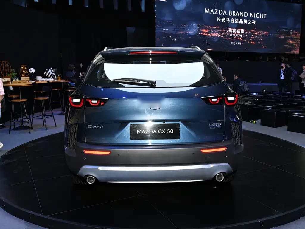 Mazda CX-50 — выше клиренс, агрессивнее дизайн, больше готовности к бездорожью