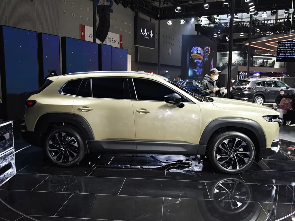 Mazda CX-50 — когда «слишком городской» CX-5 кажется вам недостаточно серьёзным